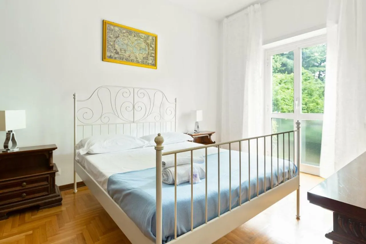 Bright Flat With Shared Garden Apartment Milan